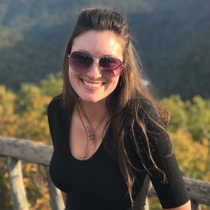 Meet your Posher, Ashley